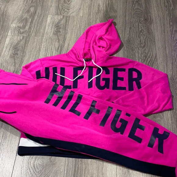 Set - Picture 1 of 1